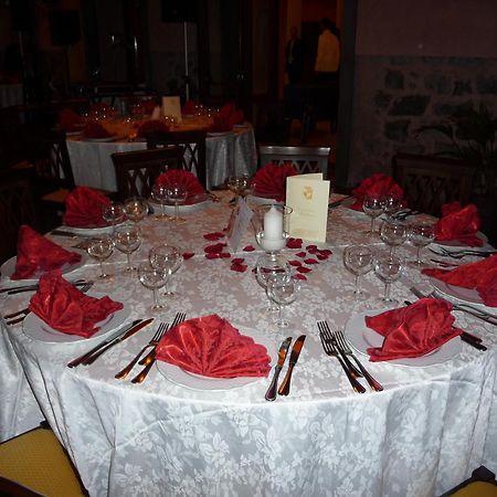 Agriturismo Biologico Corte Aragonese Santa Maria di Licodia Kültér fotó