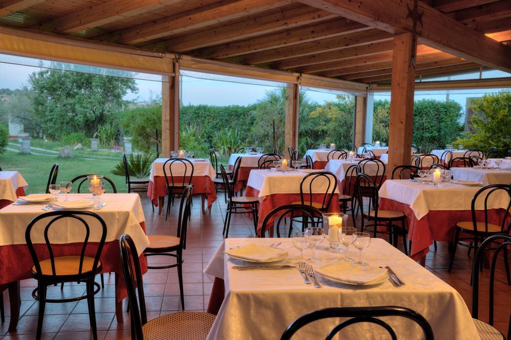 Agriturismo Biologico Corte Aragonese Santa Maria di Licodia Kültér fotó