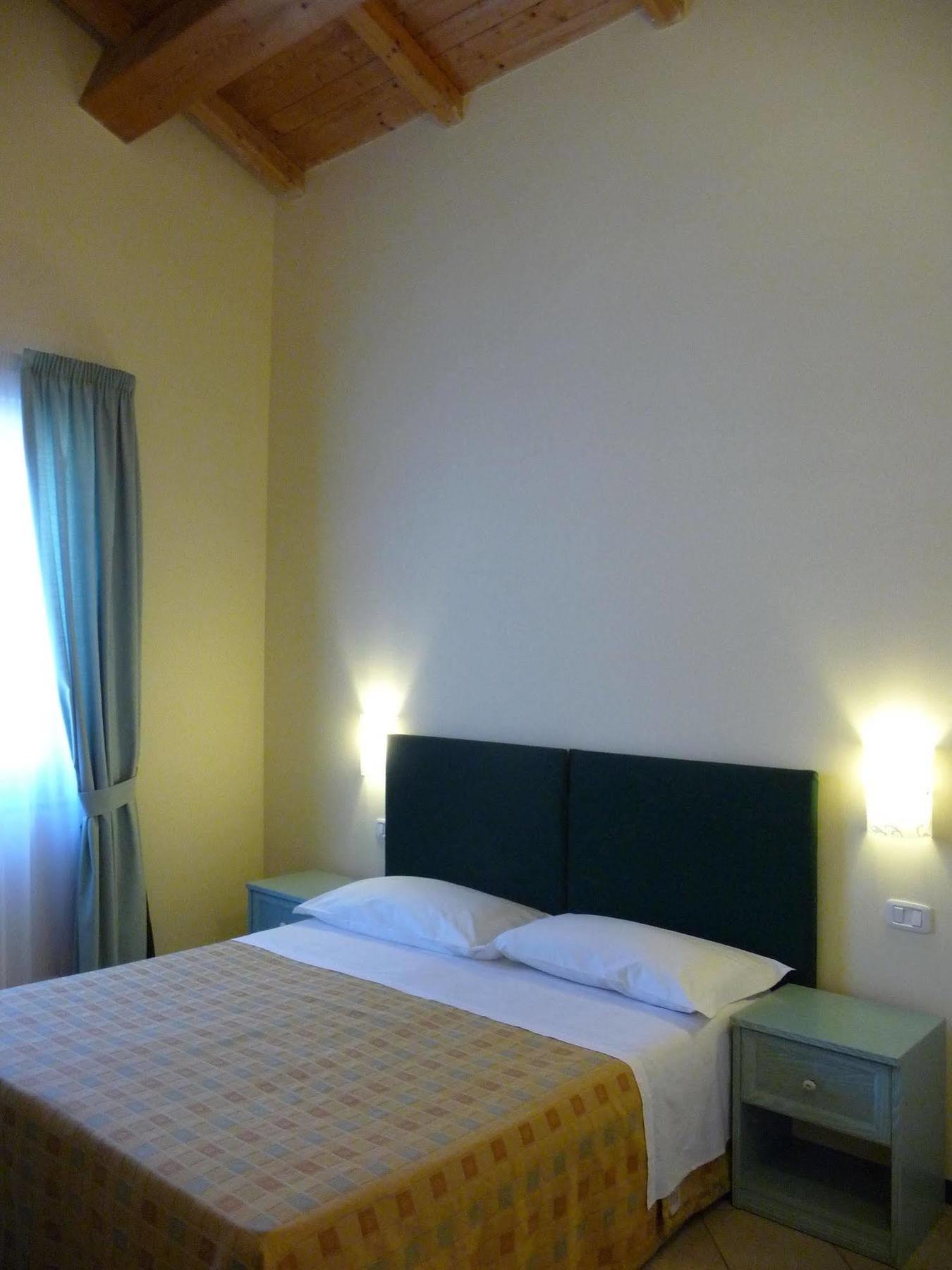 Agriturismo Biologico Corte Aragonese Santa Maria di Licodia Kültér fotó